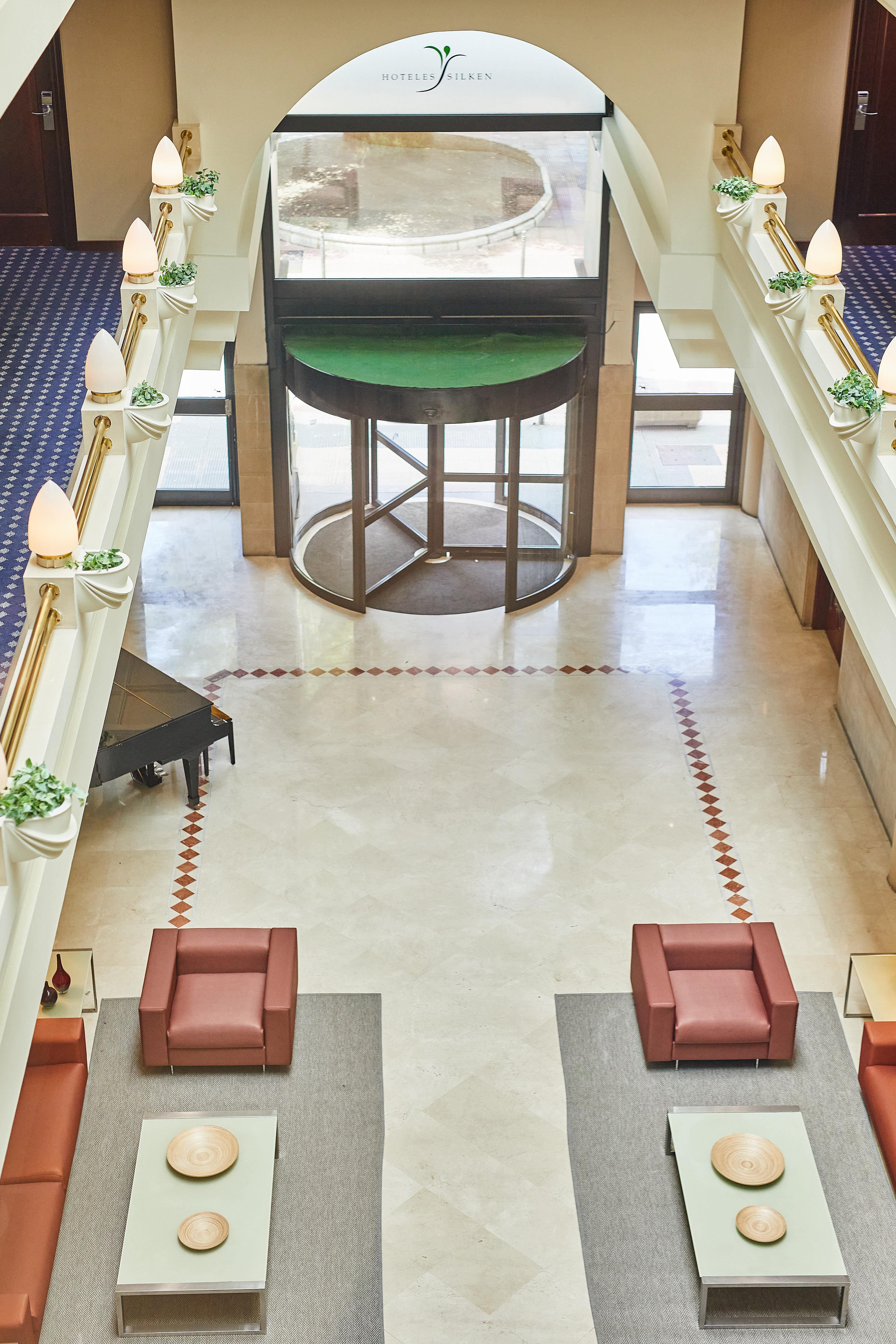 Hotel Silken Ciudad De Vitoria Extérieur photo